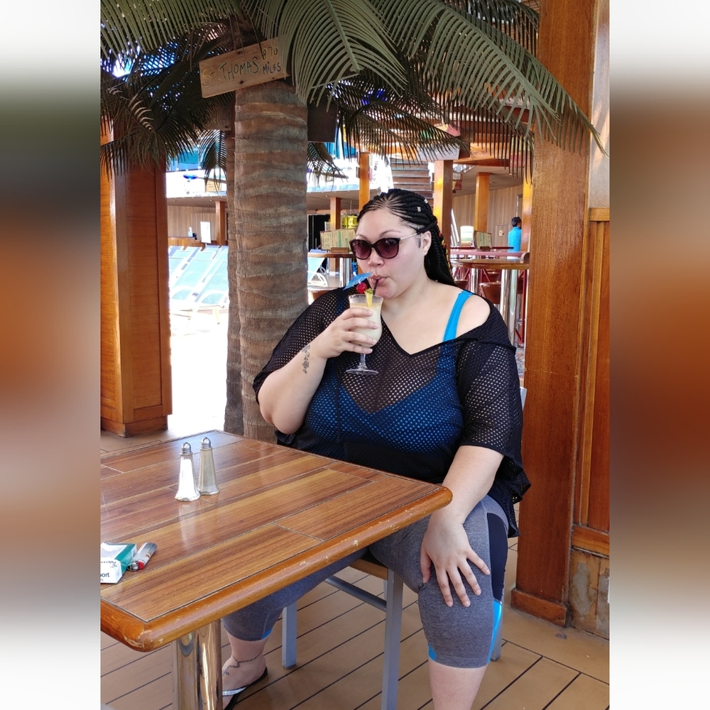 Avenue Size 30/32 Black Fishnet Hoodie Swim Coverup with Pockets